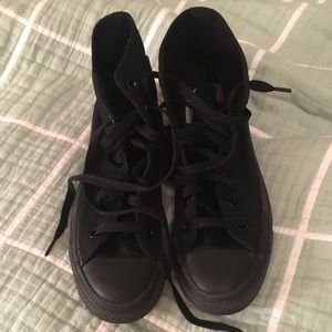 All black size 7 High-top converse